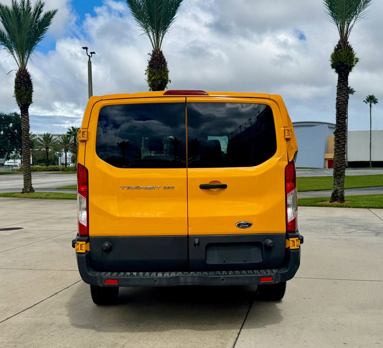 Used 2017 Ford Transit 250 148 Low Roof w/ Exterior Upgrade Package RWD image 4