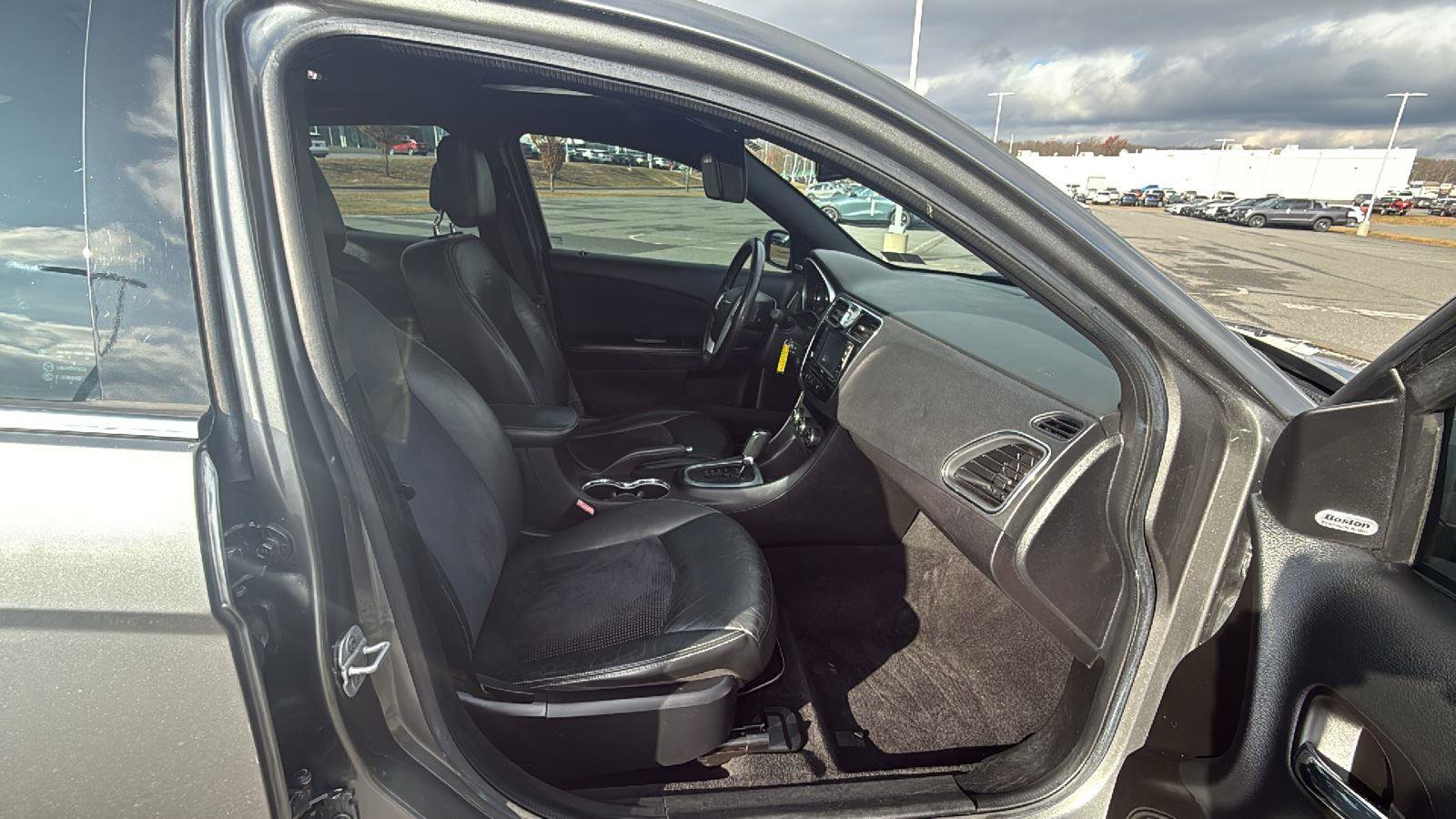 Used 2013 Chrysler 200 Limited w/ Sun/Sound Group image 19