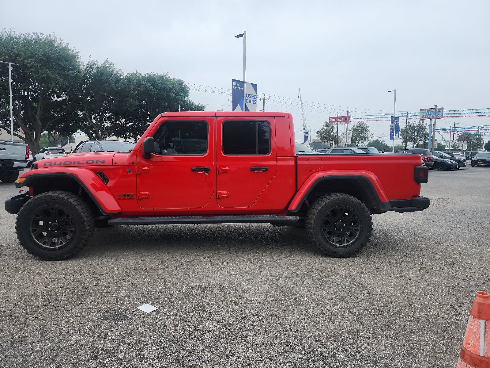 Used 2022 Jeep Gladiator Rubicon w/ Trailer Tow Package AWD/4WD image 5