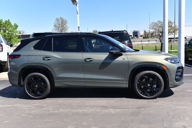 New 2026 Volkswagen Tiguan SE R-Line image 5