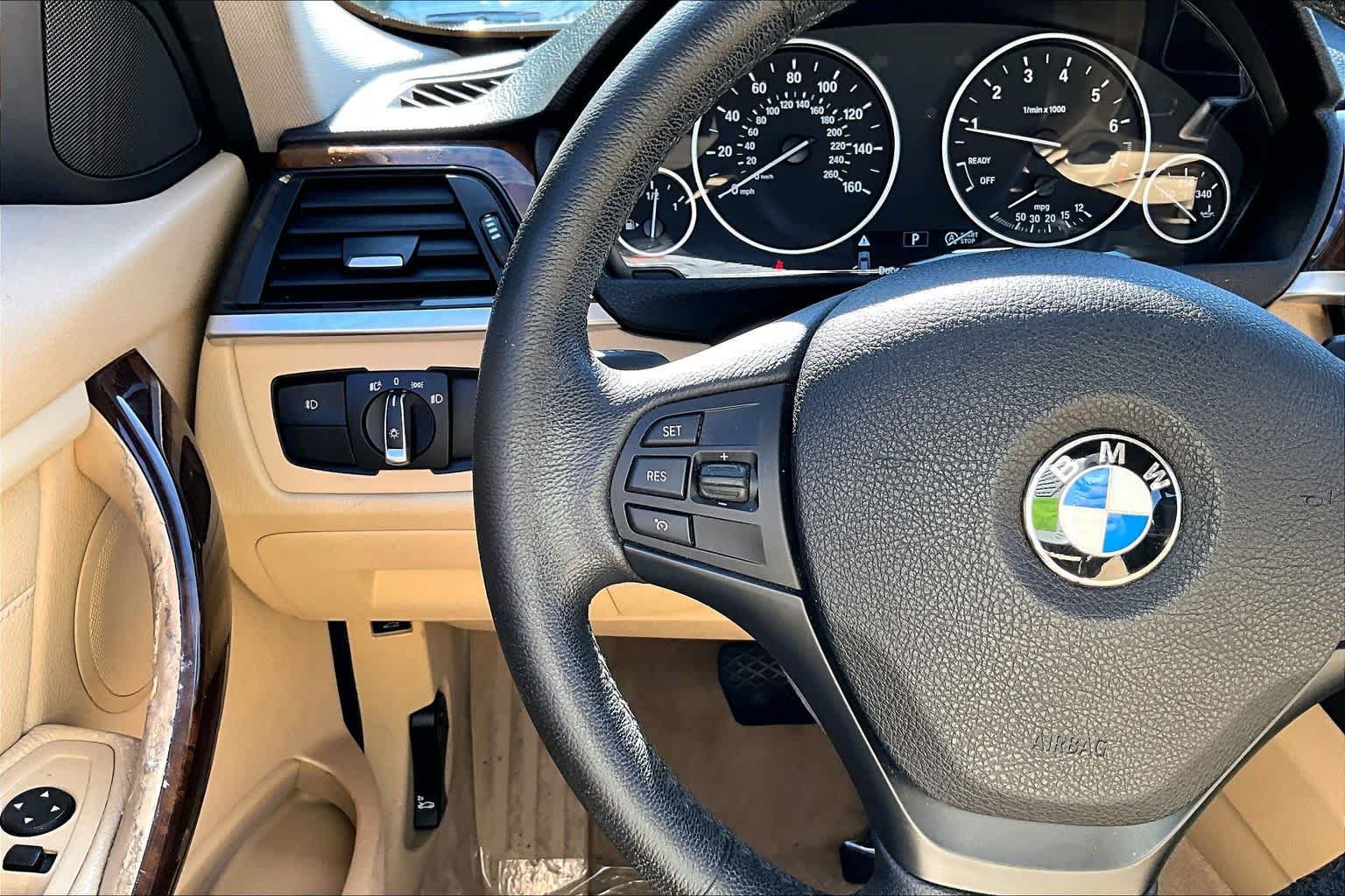 Used 2013 BMW 328i xDrive Sedan AWD/4WD image 24