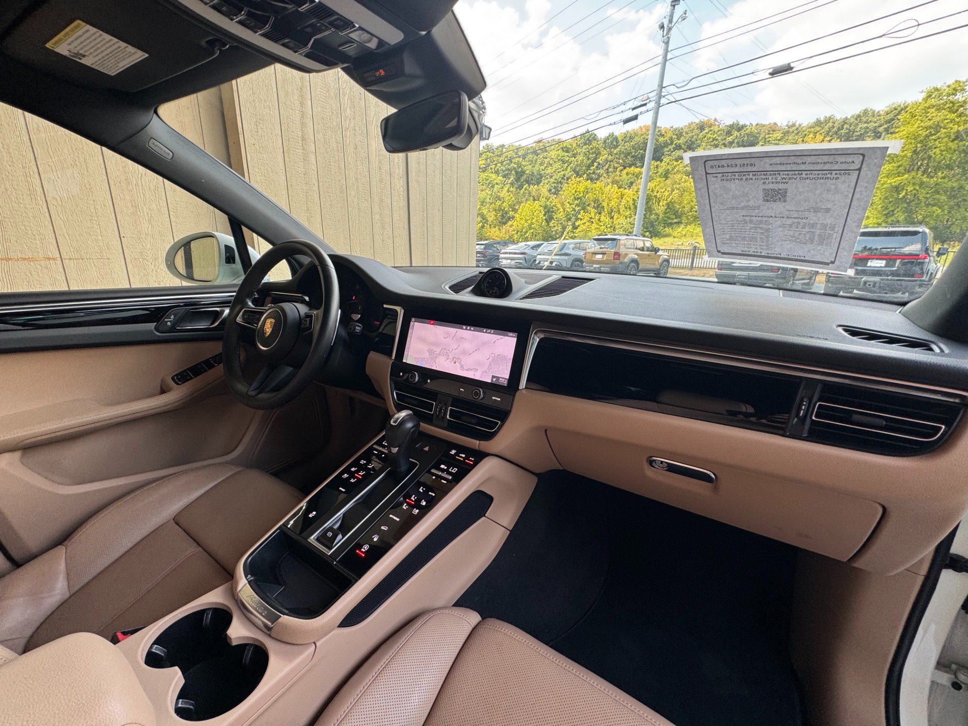 Used 2024 Porsche Macan AWD/4WD image 18