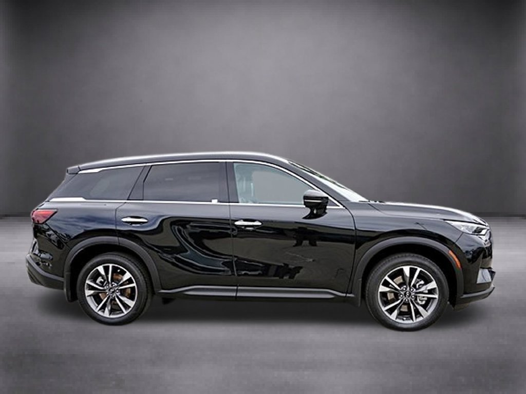 Used 2024 INFINITI QX60 Luxe FWD image 3