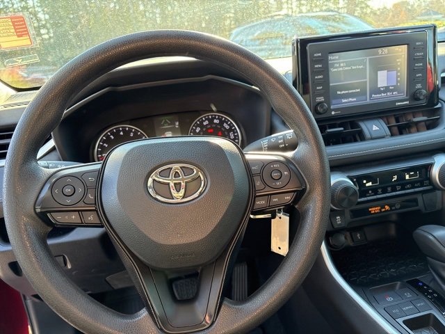 Used 2020 Toyota RAV4 LE image 5