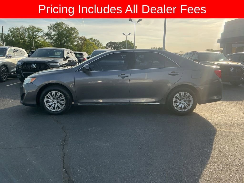 Used 2014 Toyota Camry LE FWD image 2