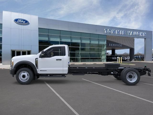 New 2025 Ford F600 2WD Regular Cab Super Duty image 3