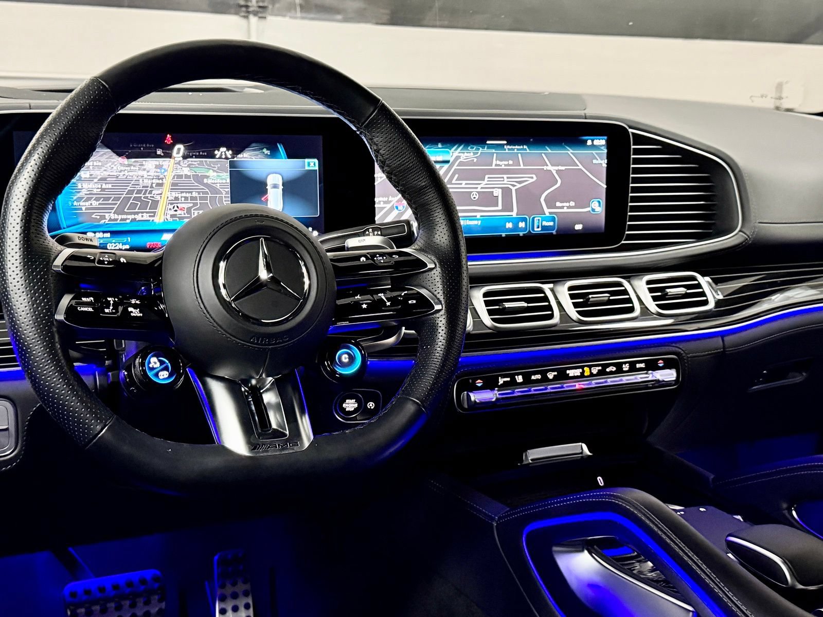 Used 2025 Mercedes-Benz GLS 63 AMG 4MATIC image 38