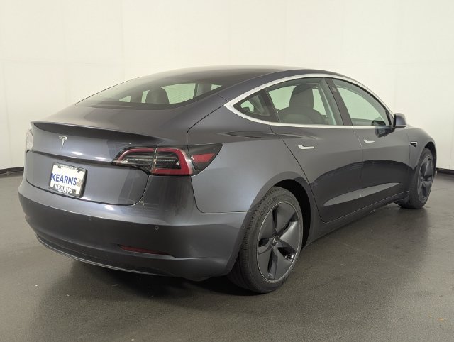 Used 2020 Tesla Model 3 Standard Range Plus RWD image 7