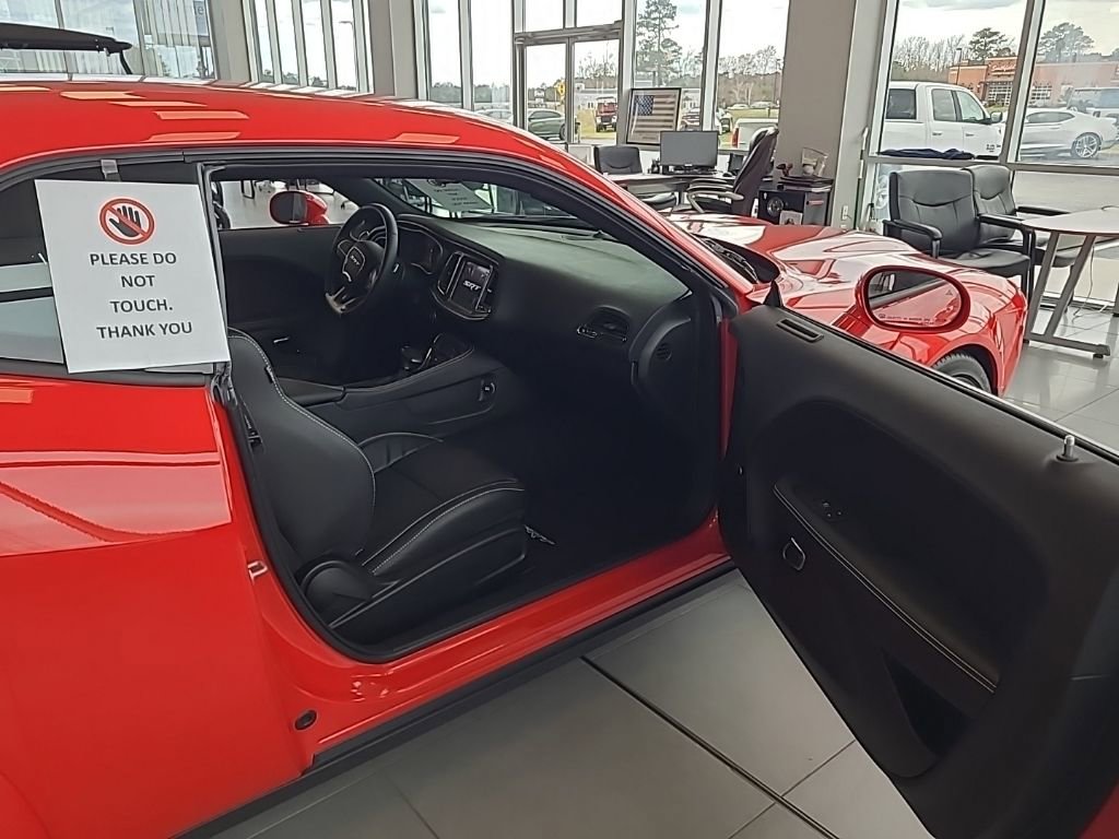 Used 2019 Dodge Challenger SRT Hellcat Redeye image 14
