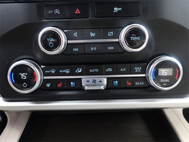 Used 2024 Ford Expedition Limited image 14