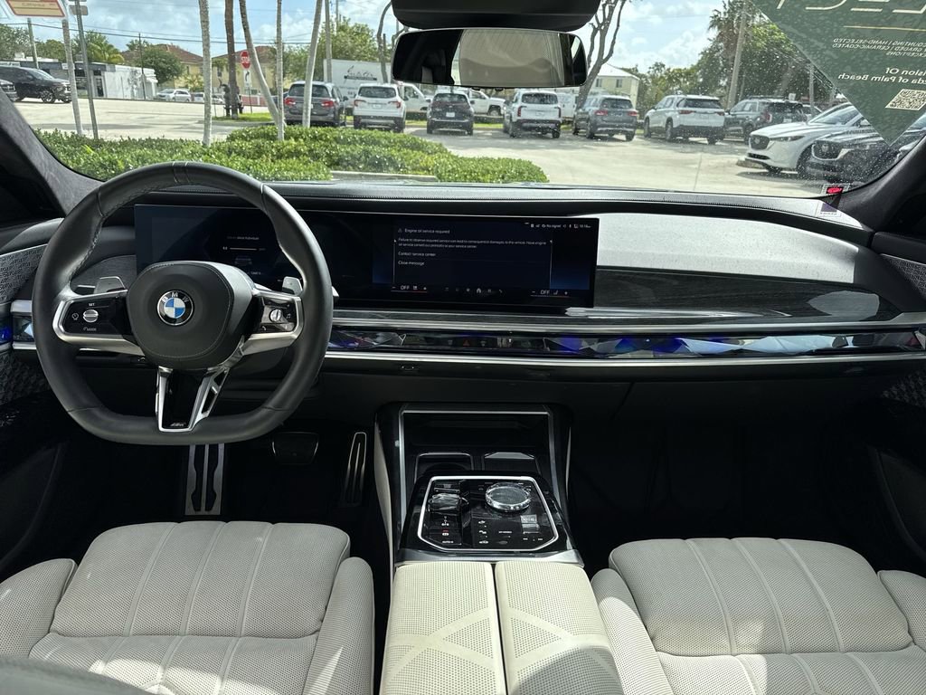 Used 2023 BMW 760i xDrive image 14