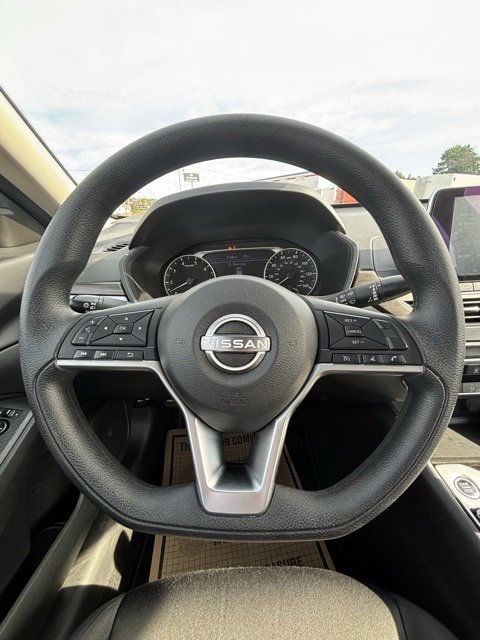 Used 2024 Nissan Altima 2.5 SV image 21