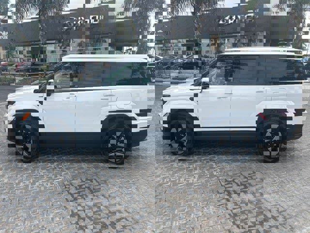 New 2026 Hyundai Santa Fe SE image 3