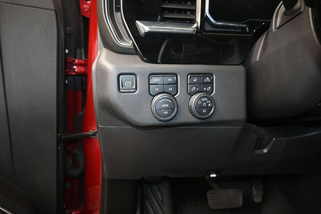 Certified 2022 Chevrolet Silverado 1500 LT Trail Boss w/ LT Trail Boss Premium Package AWD/4WD image 13
