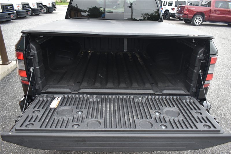 Used 2023 Nissan Frontier SV w/ SV Convenience Package AWD/4WD image 7