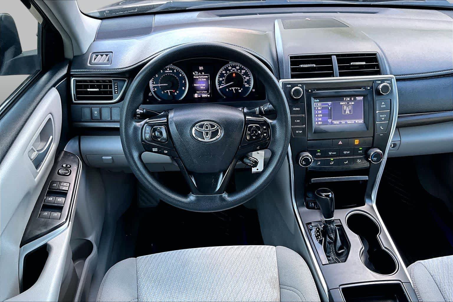 Used 2016 Toyota Camry LE FWD image 6