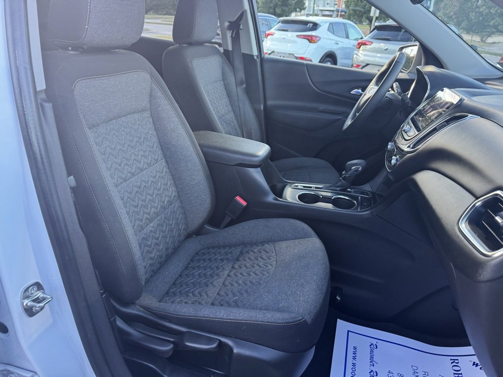 Used 2023 Chevrolet Equinox LT image 30