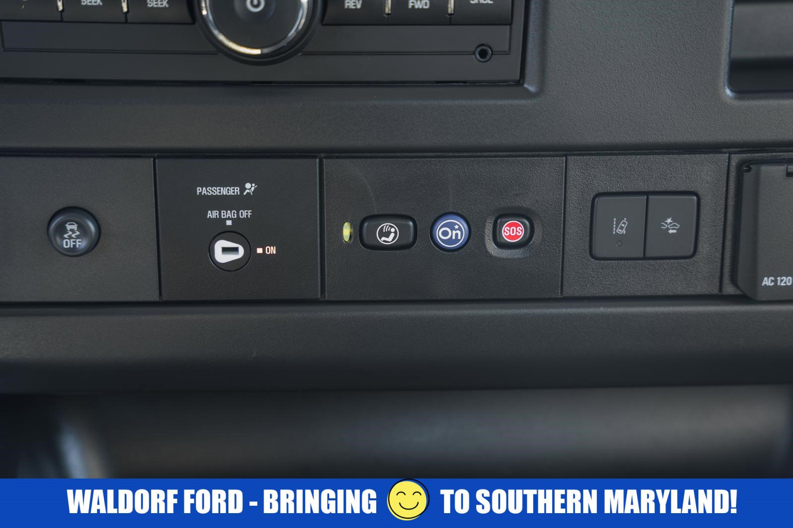 Used 2025 Chevrolet Express 2500 Extended w/ Communications Package image 28