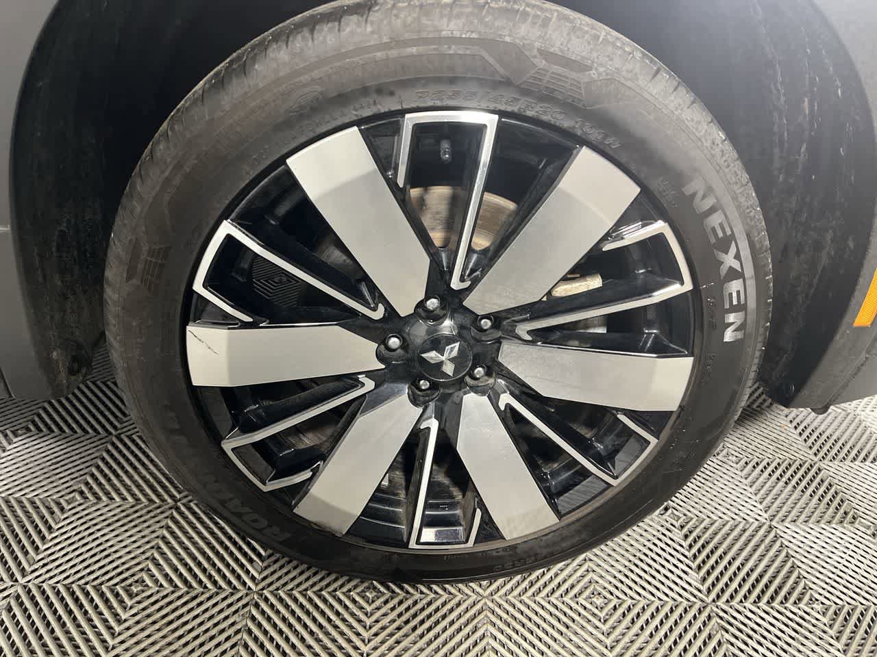 Used 2025 Mitsubishi Outlander SE AWD/4WD image 10
