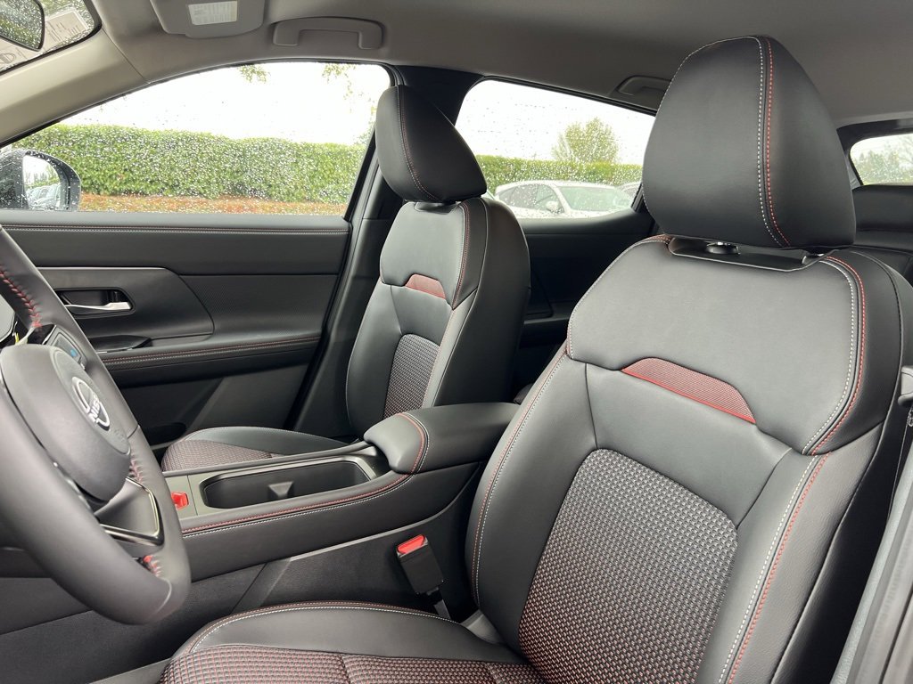 New 2026 Nissan Kicks SR w/ Cold Weather Package image 12