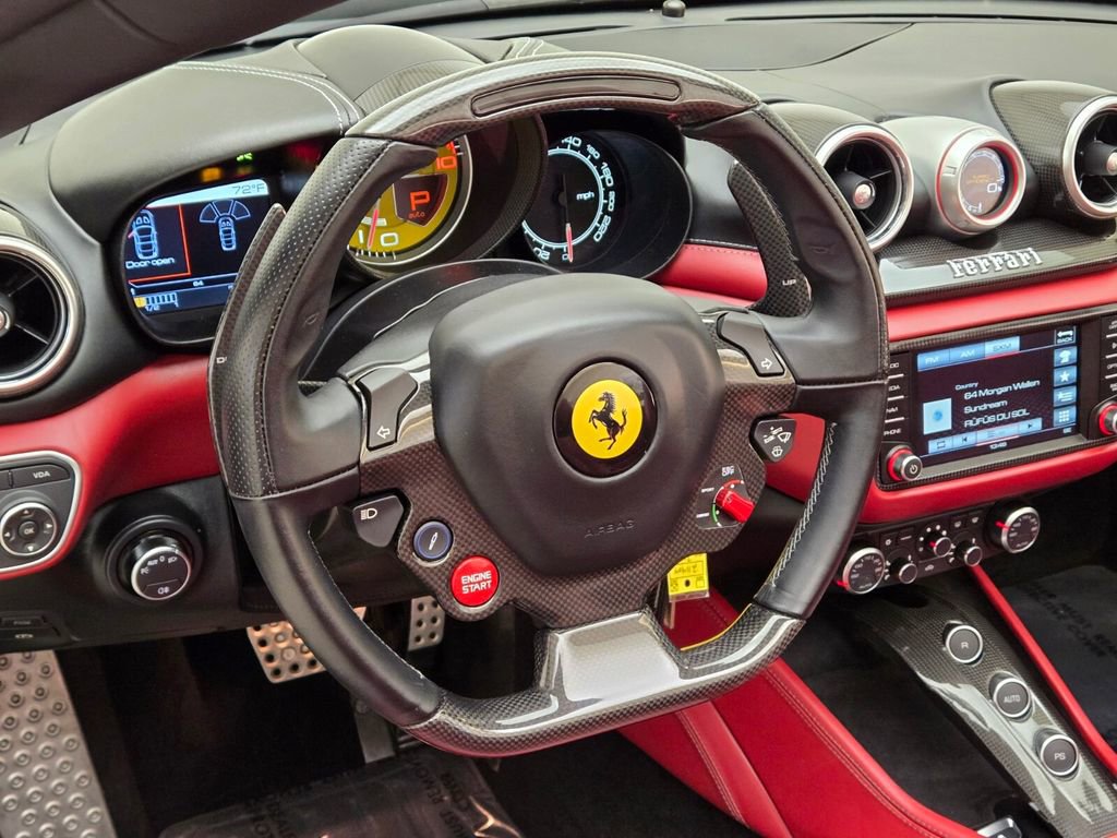 Used 2015 Ferrari California T RWD image 34