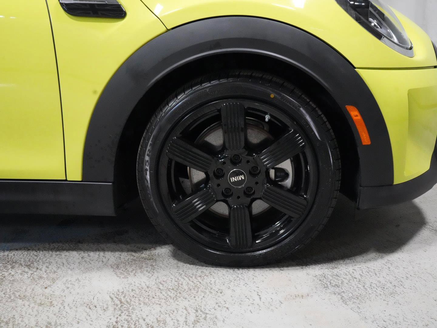 Certified 2023 MINI Cooper S FWD image 32