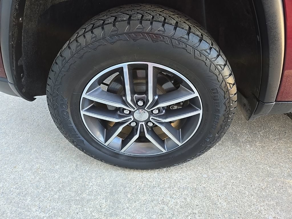 Used 2018 Jeep Grand Cherokee Limited AWD/4WD image 24