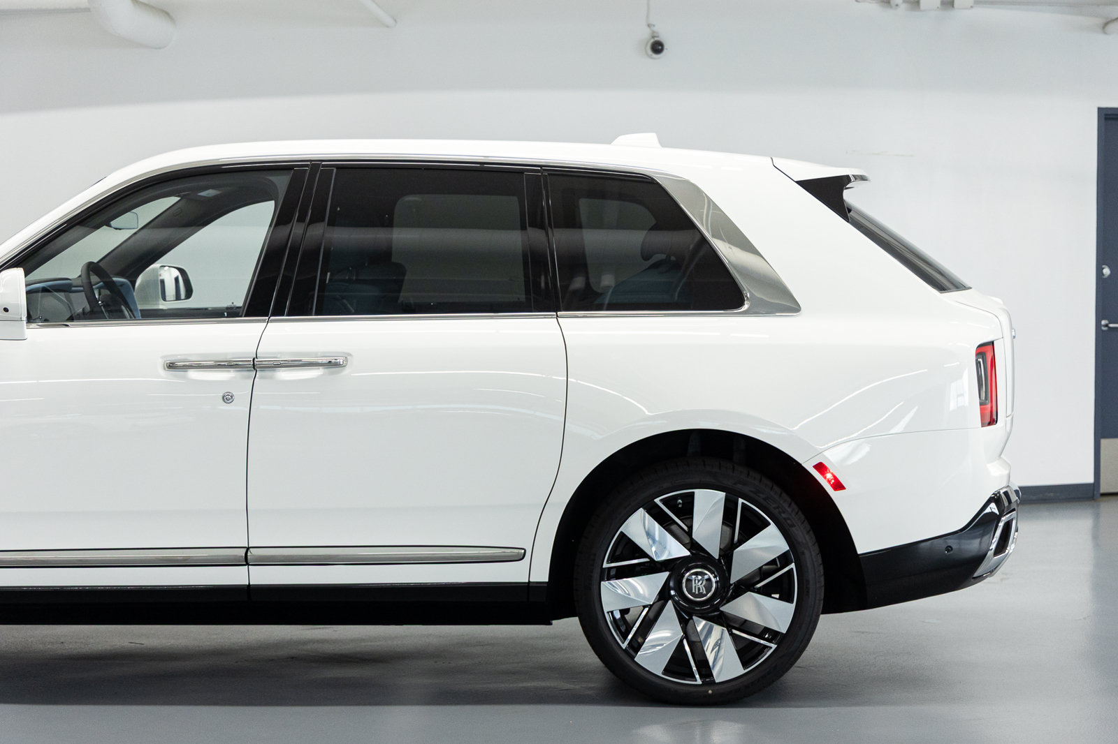 New 2026 Rolls-Royce Cullinan AWD/4WD image 20
