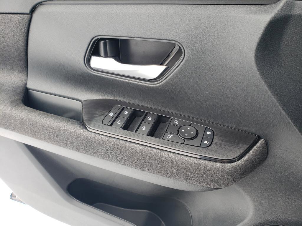 Certified 2025 Nissan Kicks SV w/ SV Premium Package image 29