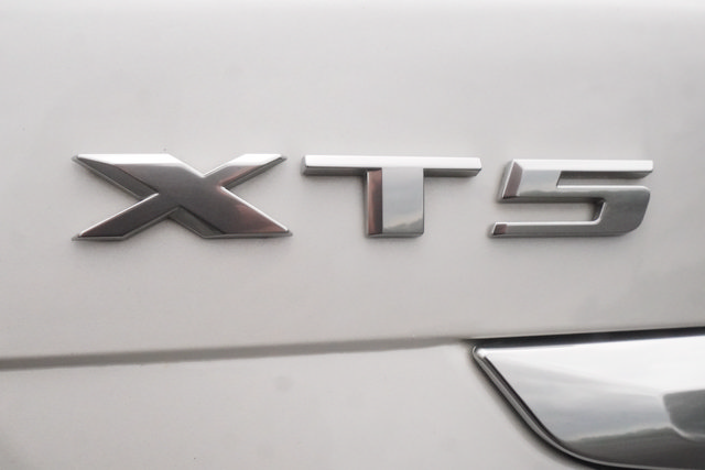 Used 2017 Cadillac XT5 Platinum AWD/4WD image 39
