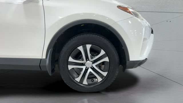 Used 2016 Toyota RAV4 LE AWD/4WD image 21