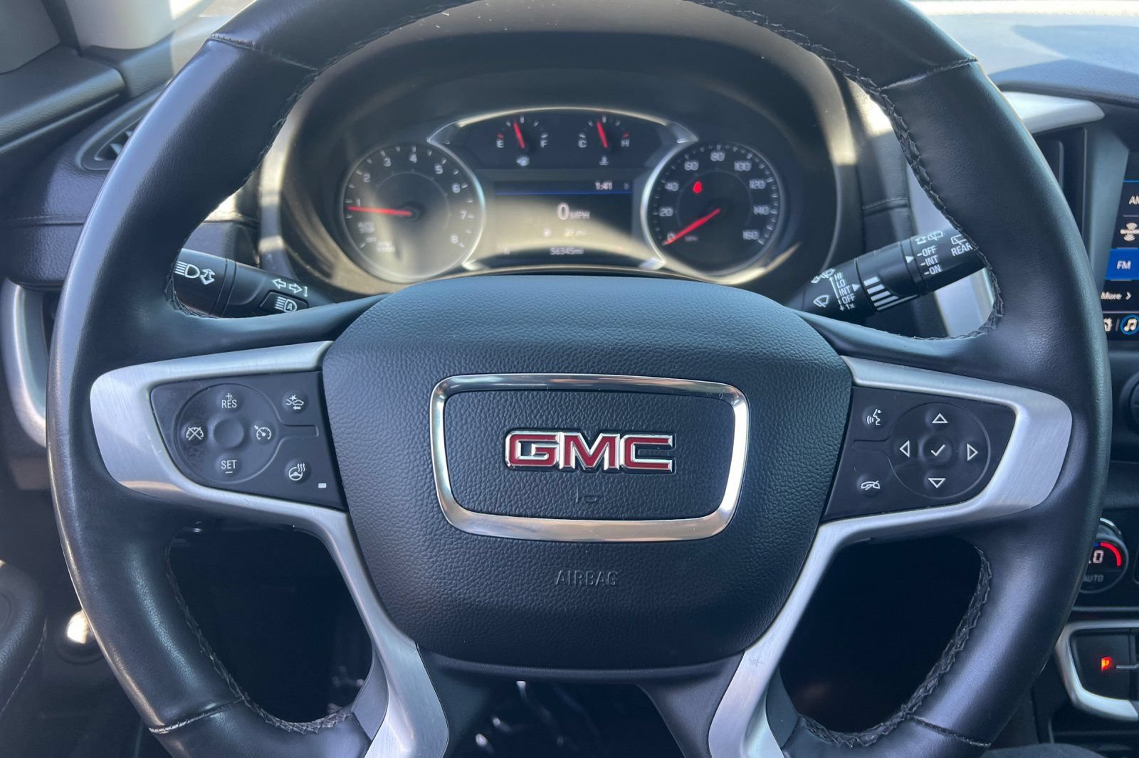 Used 2024 GMC Terrain SLT AWD/4WD image 24