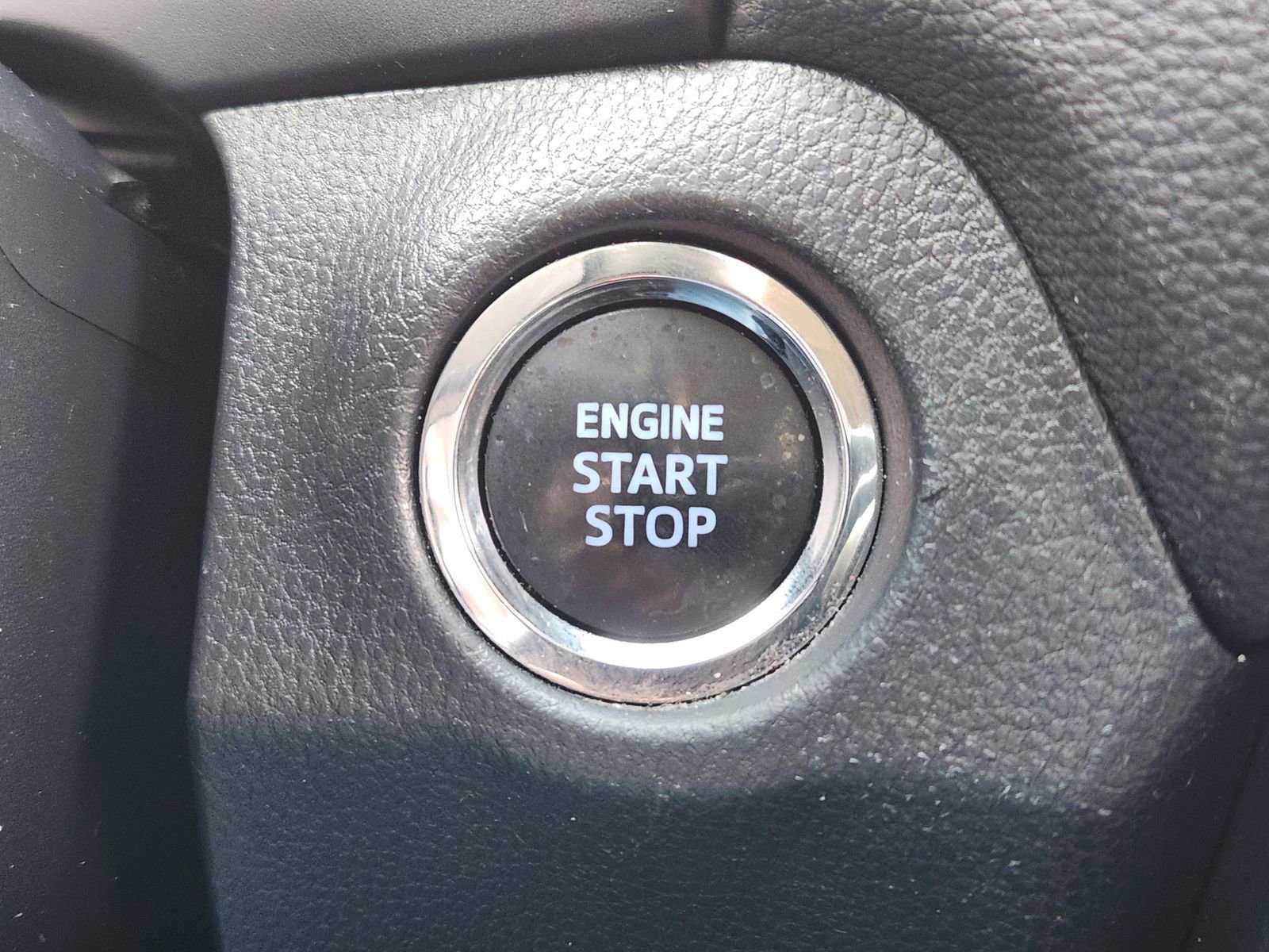 Used 2022 Toyota RAV4 XLE Premium image 24