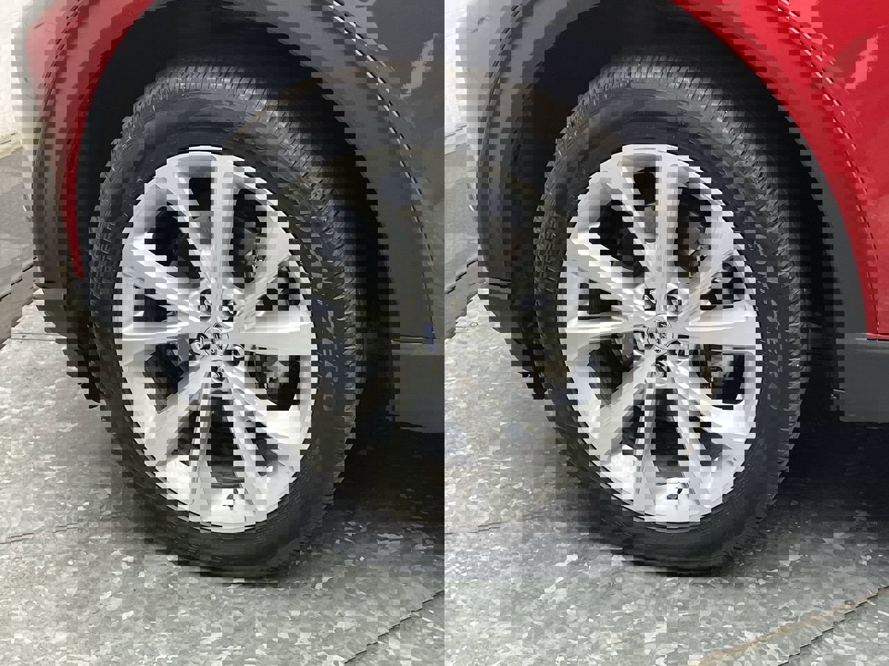 Certified 2023 Ford Explorer Platinum w/ Equipment Group 601A AWD/4WD image 36