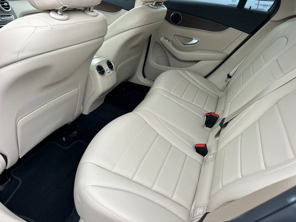 Used 2022 Mercedes-Benz GLC 300 image 12