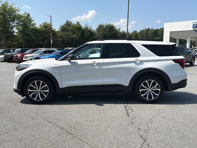 Used 2025 Ford Explorer ST-Line AWD/4WD image 4