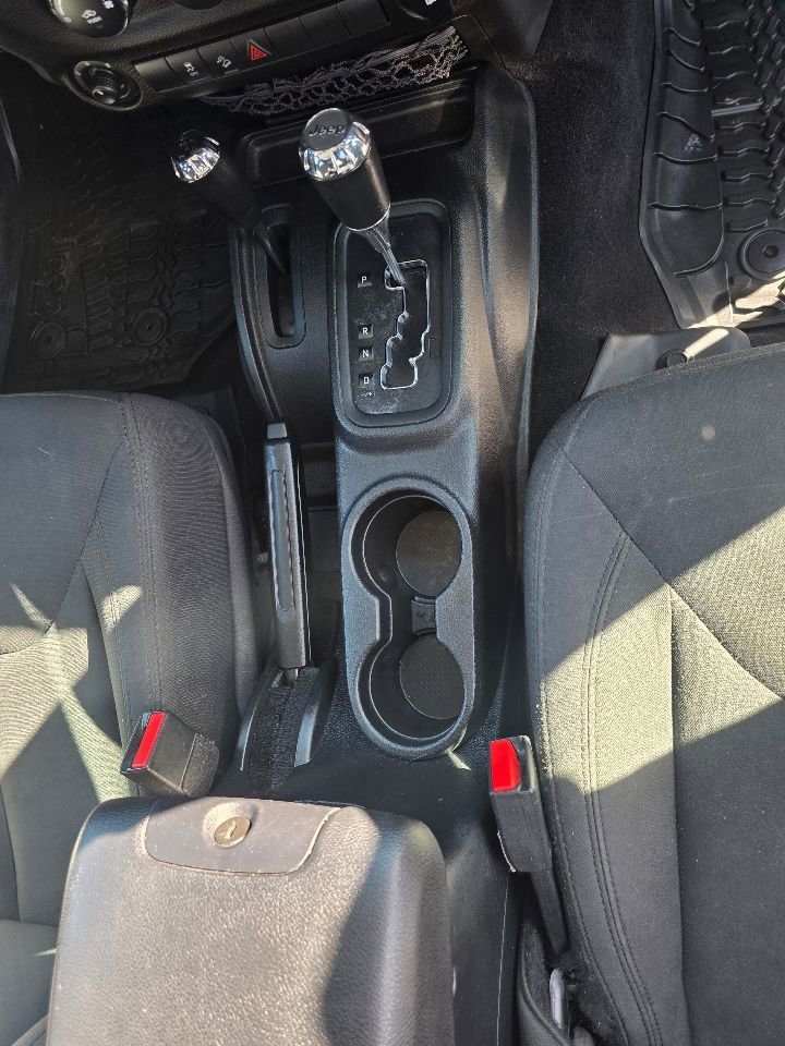 Used 2017 Jeep Wrangler Unlimited Willys image 42