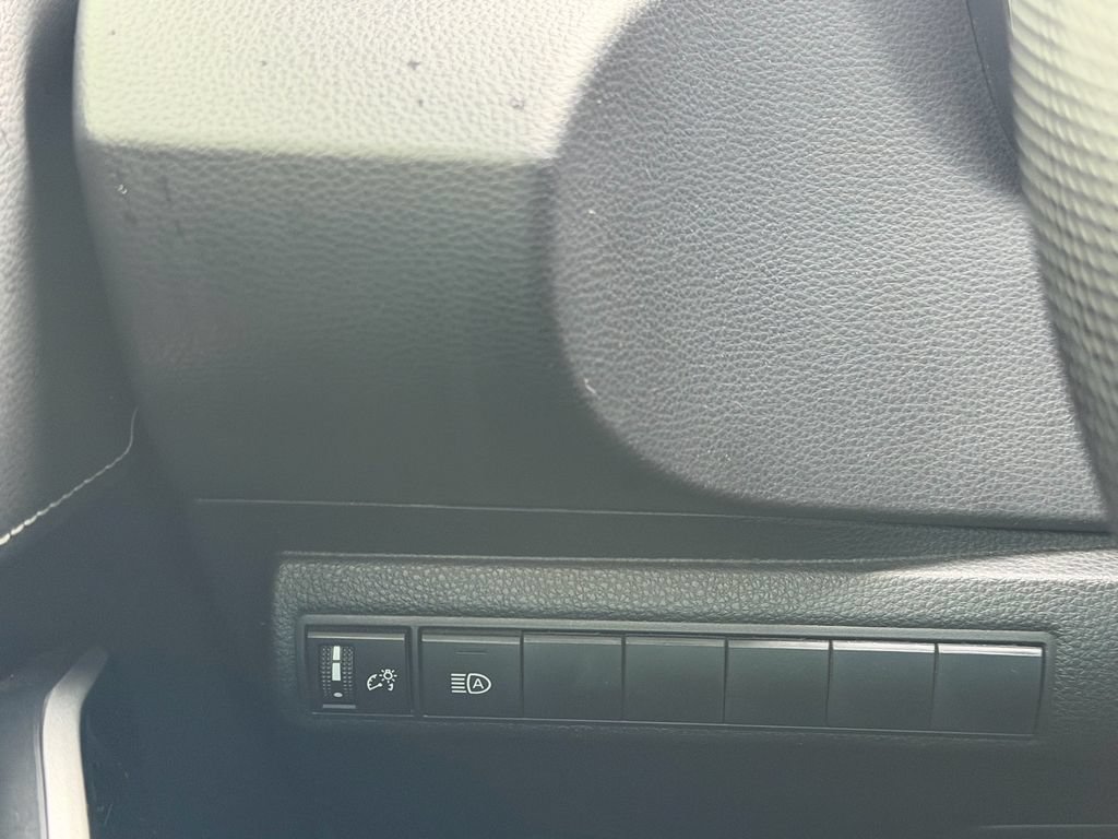 Used 2021 Toyota Corolla XSE FWD image 22