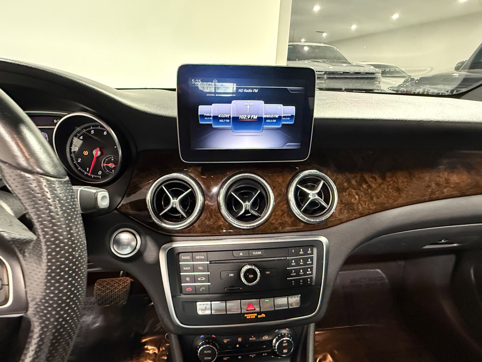 Used 2019 Mercedes-Benz CLA 250 4MATIC image 24