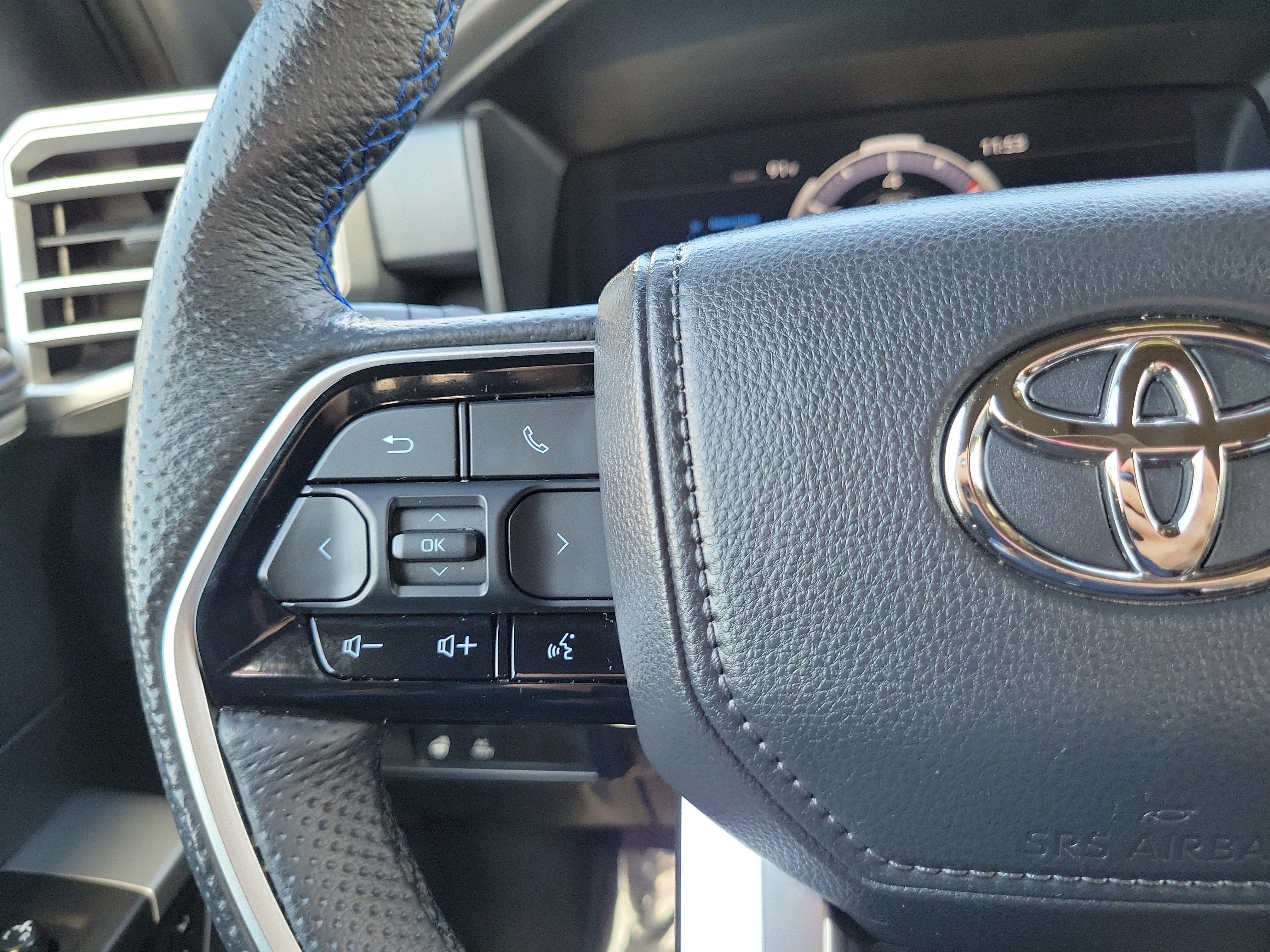Used 2025 Toyota Tundra Platinum AWD/4WD image 19