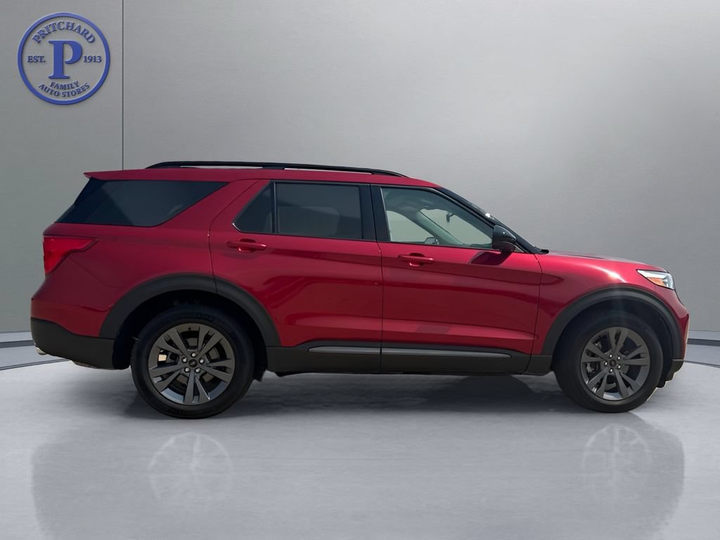 Used 2023 Ford Explorer XLT w/ Equipment Group 202A AWD/4WD image 8