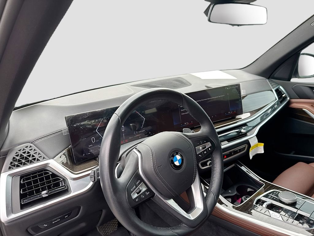 Used 2025 BMW X5 xDrive40i w/ Parking Assistance Package image 11