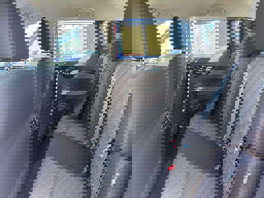 Used 2022 Nissan Rogue Sport SV image 10