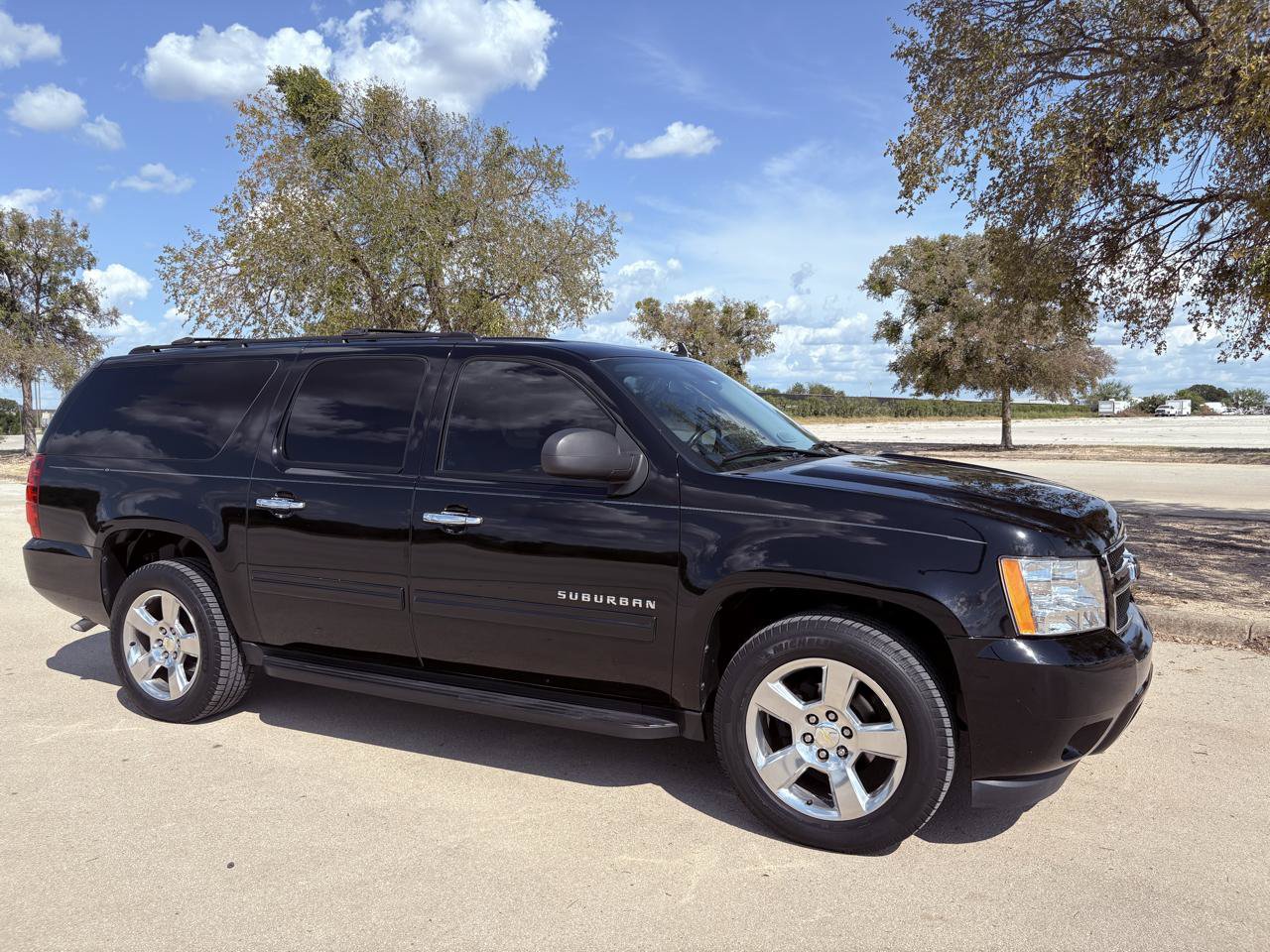 Used 2011 Chevrolet Suburban LS RWD image 95