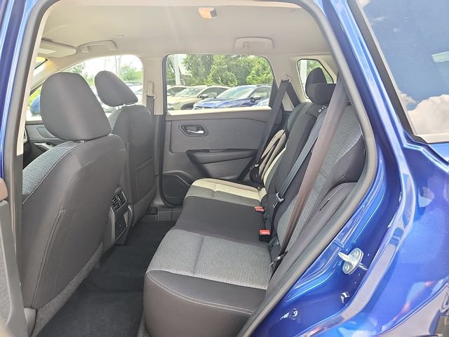 Used 2023 Nissan Rogue SV FWD image 10