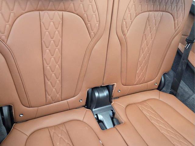Used 2026 BMW X7 xDrive40i AWD/4WD image 19