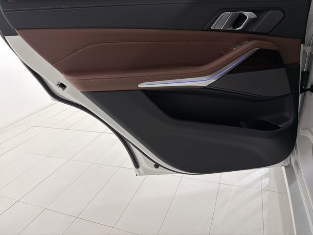 Used 2026 BMW X7 xDrive40i image 15