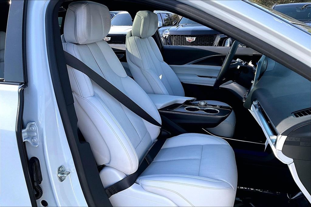 New 2026 Cadillac Lyriq Premium Luxury w/ LPO, Floor Liner Package AWD/4WD image 35