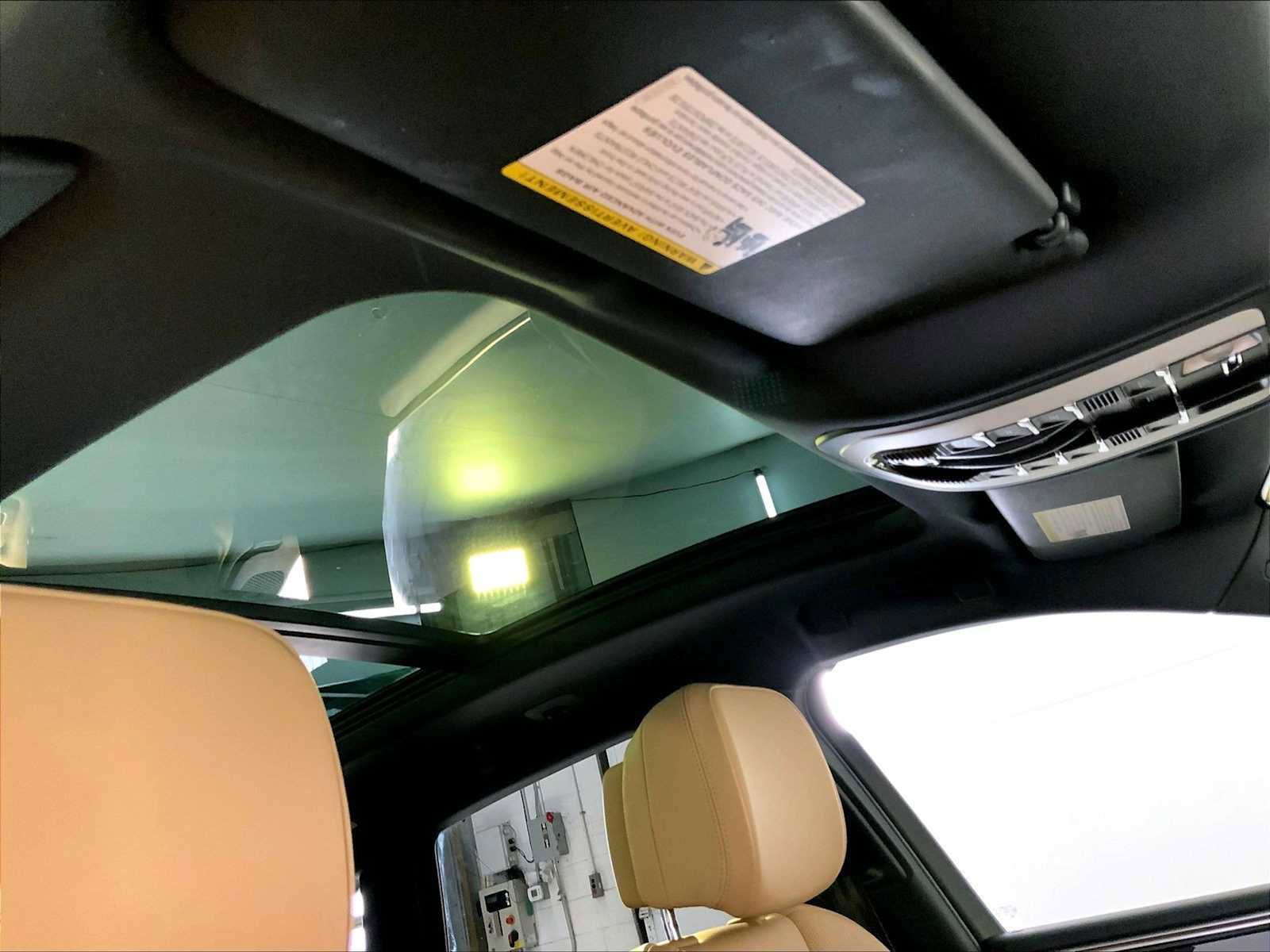 Certified 2020 Porsche Macan AWD/4WD image 20