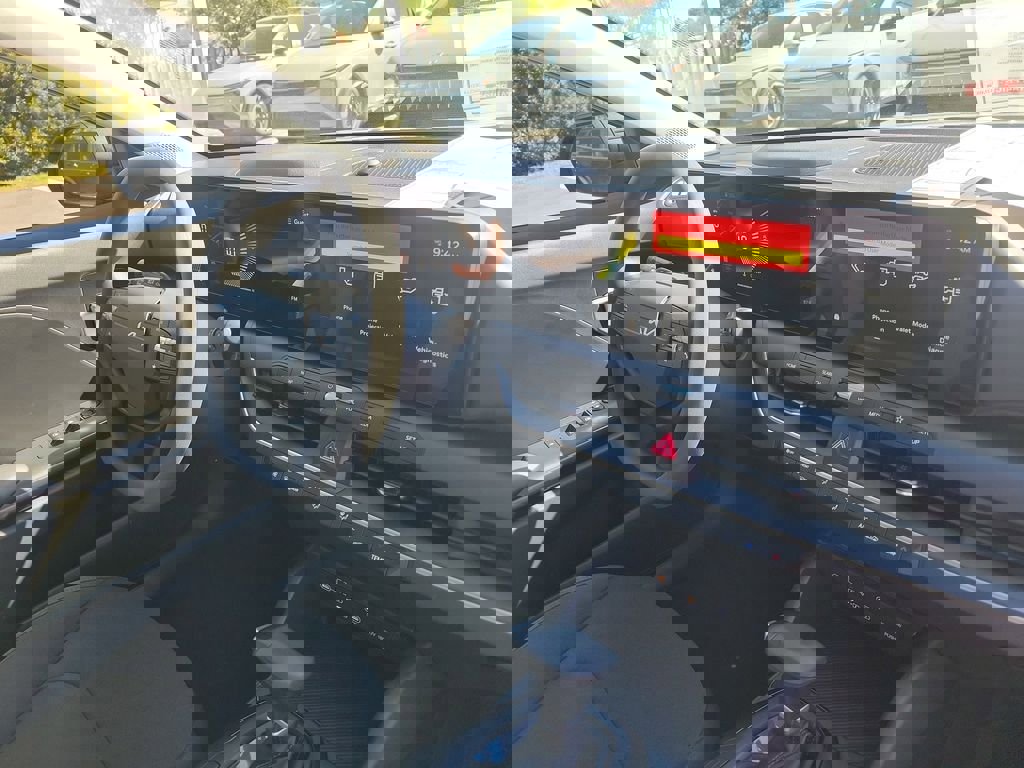 New 2026 Kia K4 LXS image 8